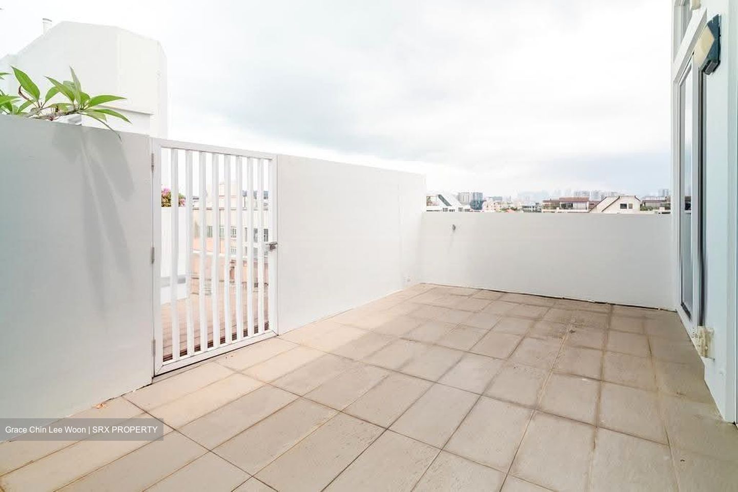 Shiro (D15), Apartment #611712151